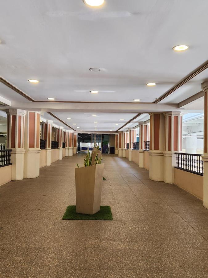 טאגיג Spacious Cozy Suite At The Venice Mall With Free Parking And Washing Machine (Adults Only) מראה חיצוני תמונה